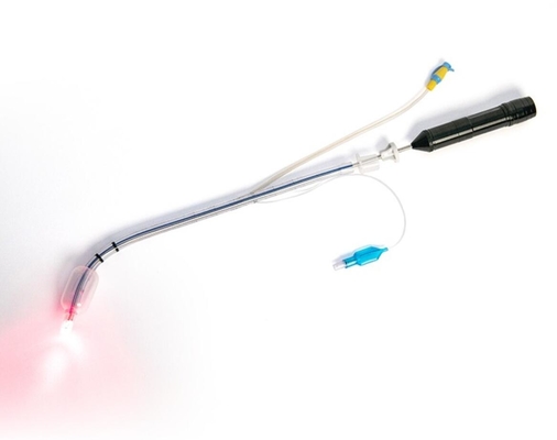 Un bon prix. L'équipement médical est équipé d'un nasopharyngoscope vidéo en acier rigide à lumière rouge. en ligne